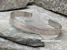 Load image into Gallery viewer, Hand Engraved Sterling Cuff - 8mm Leaf